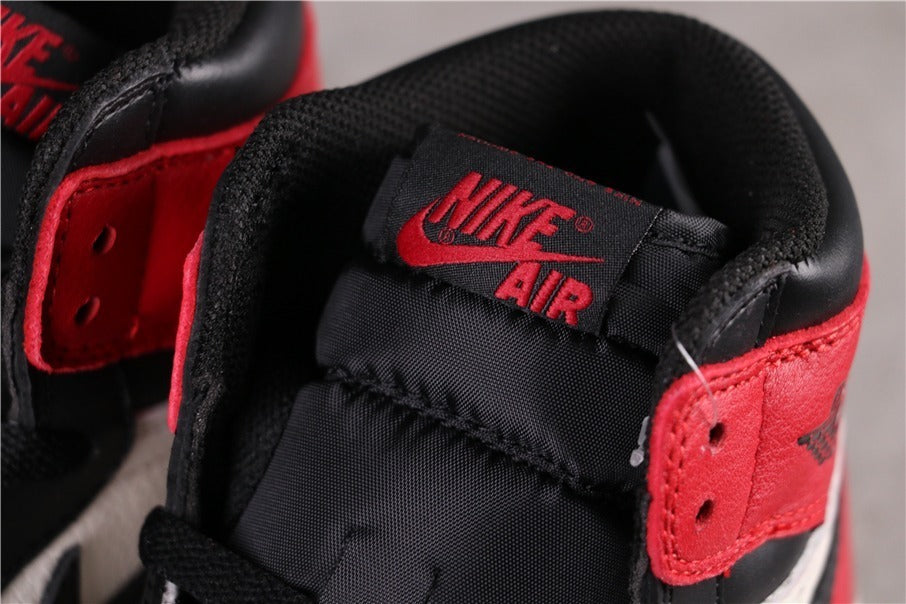 Air Jordan 1 High Bred Toe in Black Red White 555088-610 - product image from the listing.