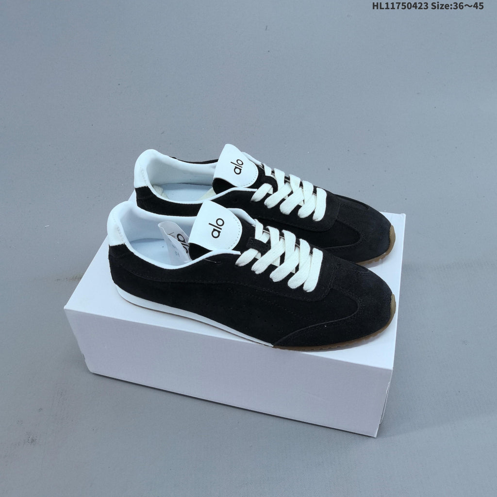 Black and Ivory Alo Yoga Sunset Sneaker - product image from the listing.