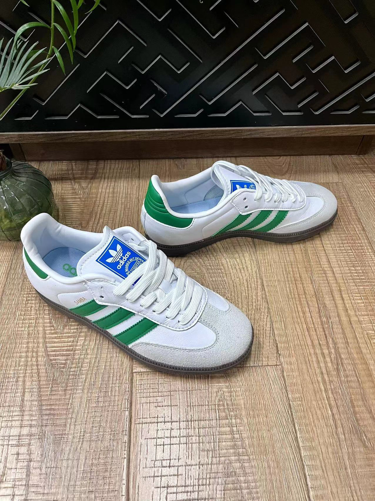 adidas Samba Trainers White Green Gum Sole - product image from the listing.