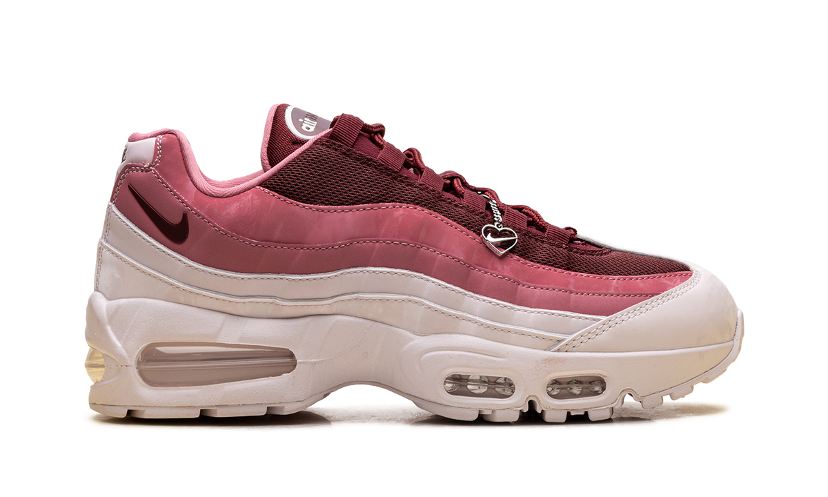 Women's Air Max 95 "Valentine's Day 2026" IB8155 600 - product image from the listing.
