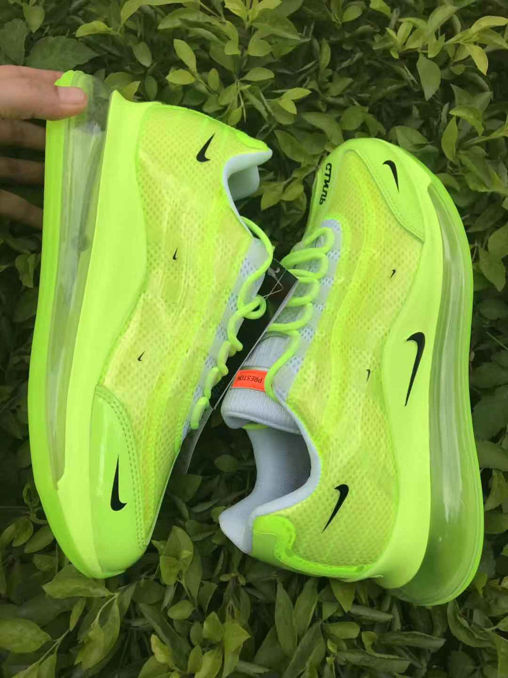 Nike Air Max 720 Neon Sneakers in Green - product image from the listing.