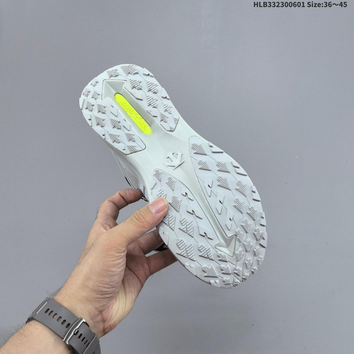 DESCENTE LAVITATE 3.0 WIRE GTX Low-Cut Sneakers - product image from the listing.