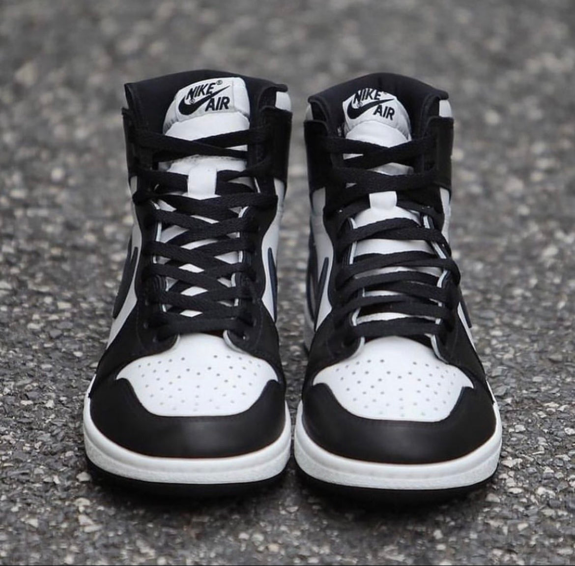 85 Black White BQ4422-001 Sneakers - Air Jordan 1 High - product image from the listing.