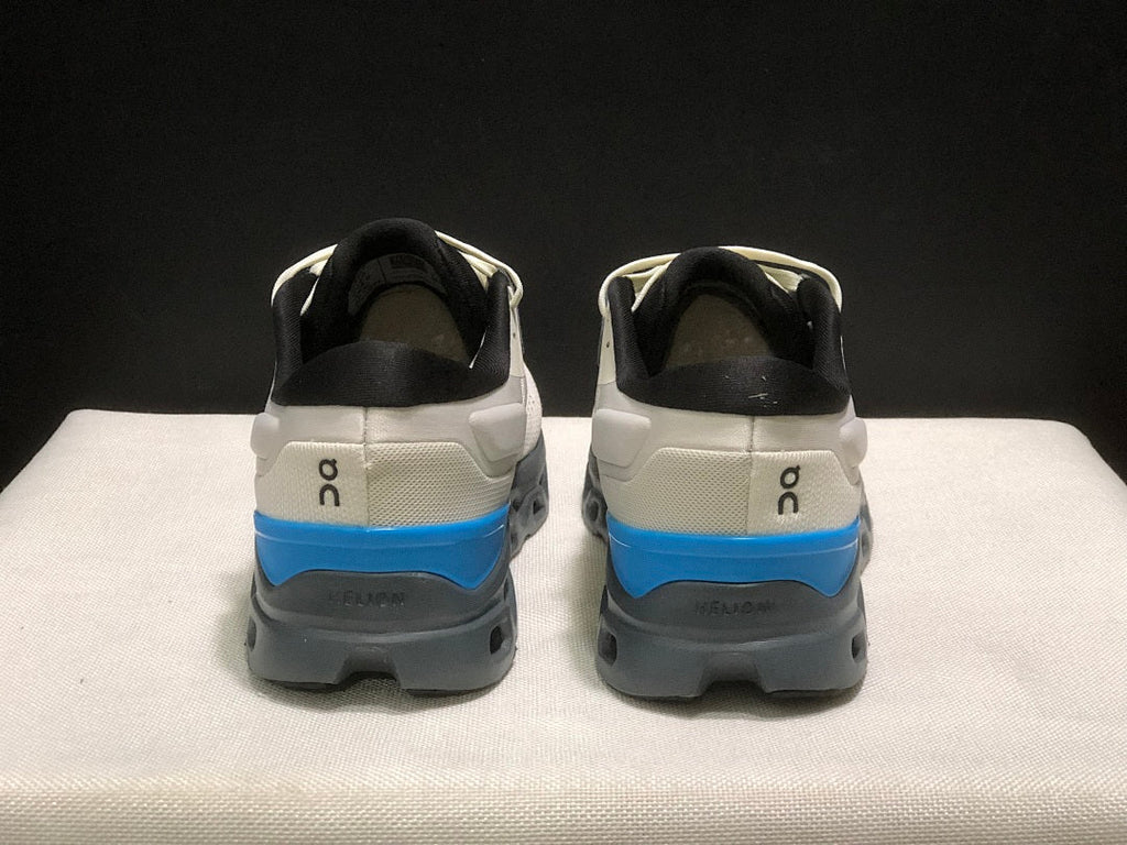Cream and Gray On Cloudstratus 3 Running Shoes - product image from the listing.