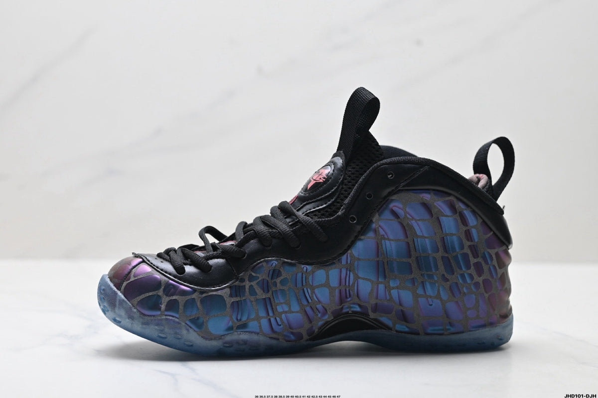 Nike Air Foamposite One Penny Hardaway Trainers - product image from the listing.