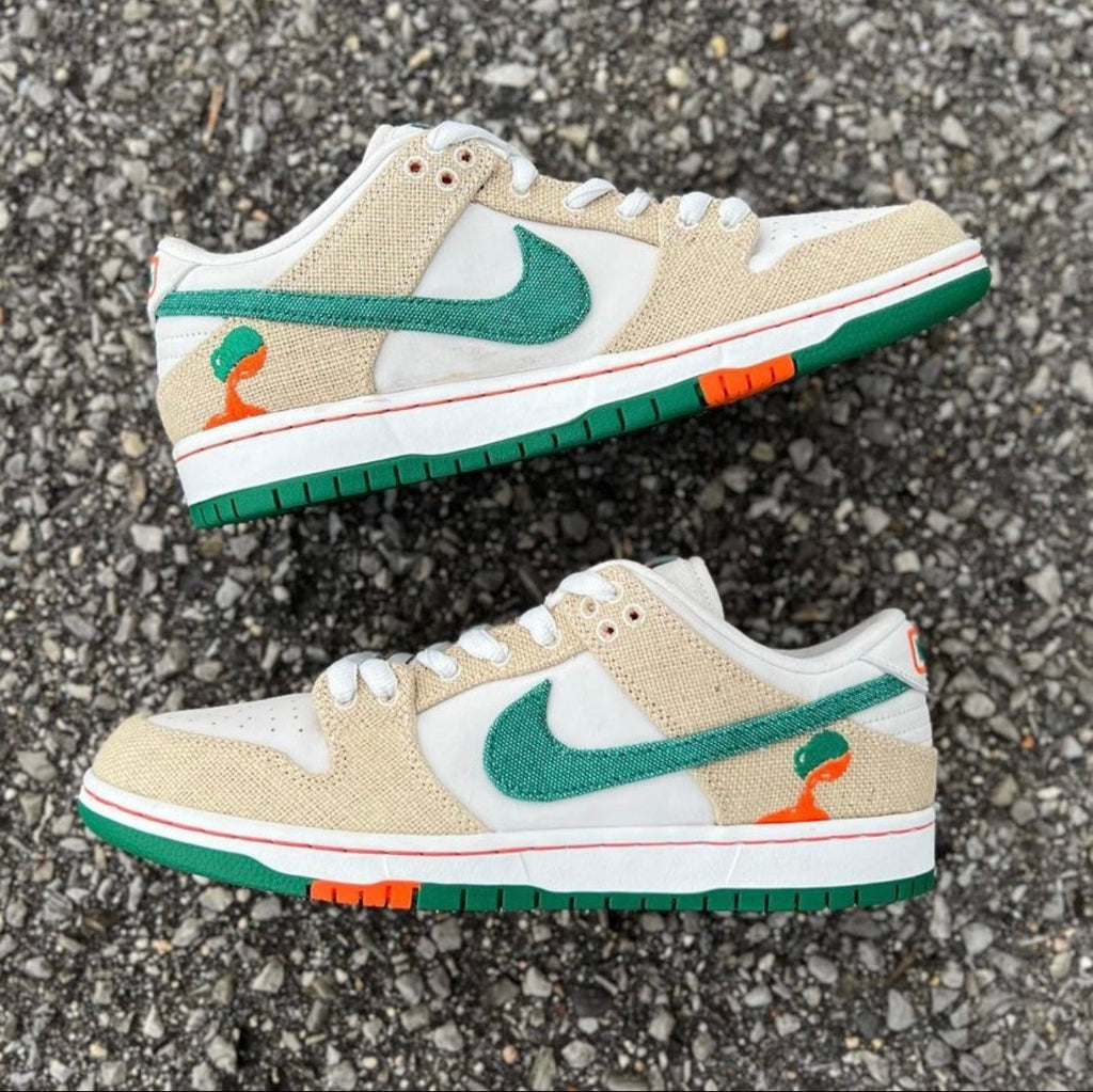 Nike SB Dunk Low Jarritos Collaboration Trainers FD0860-001 - product image from the listing.