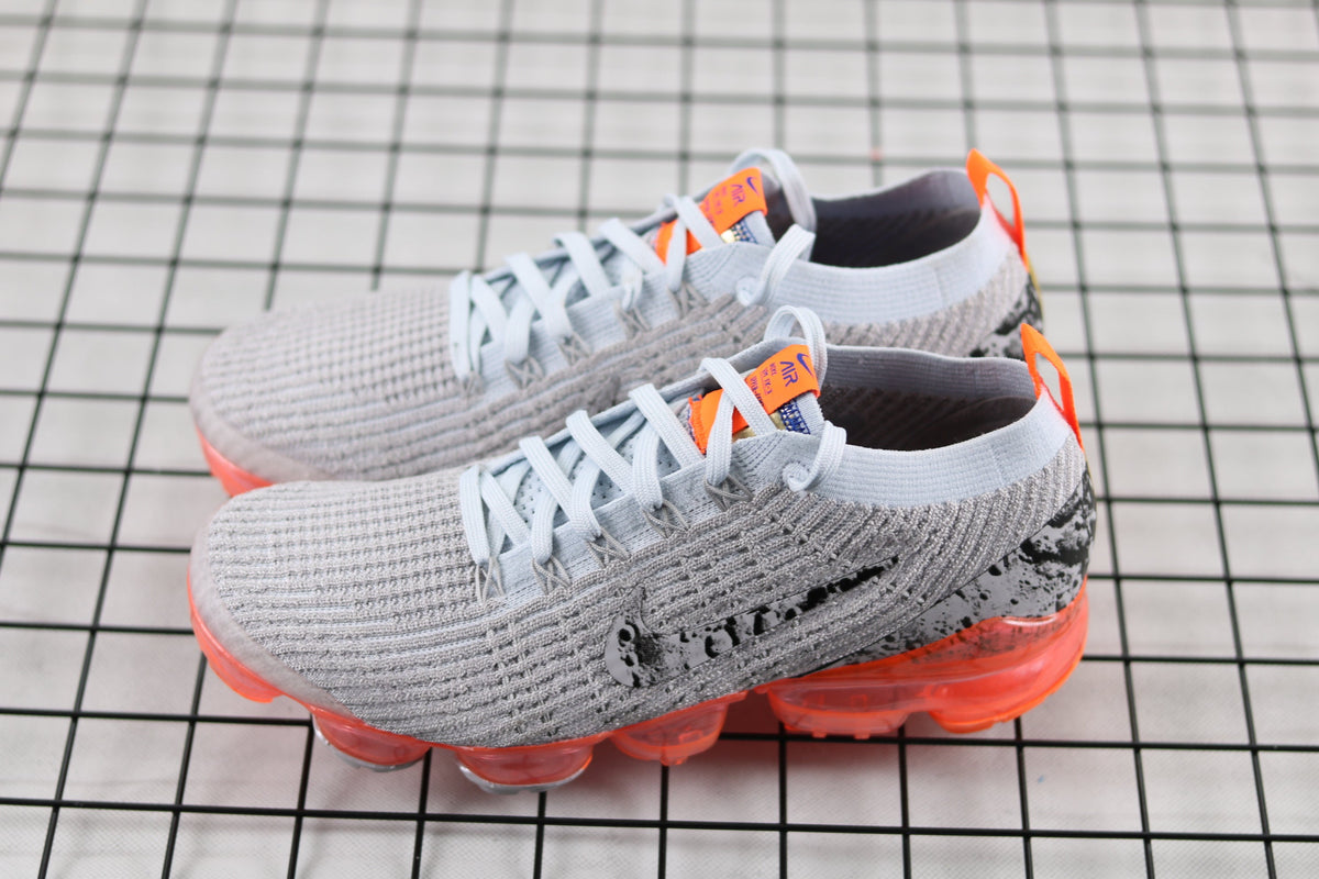 Nike Air VaporMax Flyknit 3 Shoes for Running AJ6900-106 - product image from the listing.