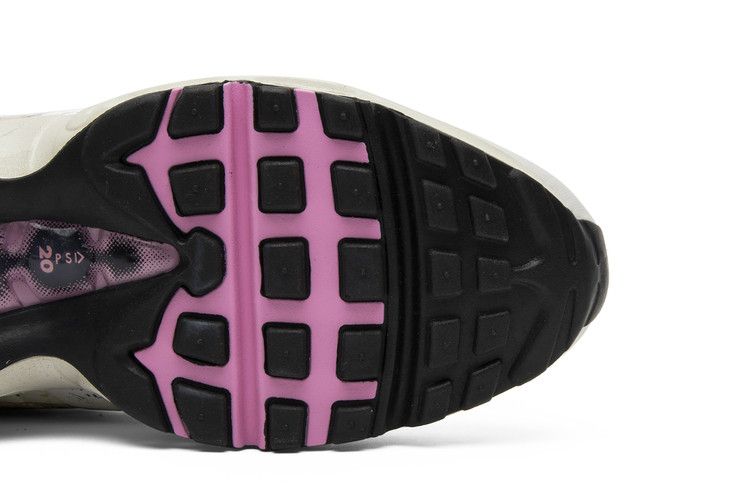 Dave White Rabbit - Nike Air Max 95 - product image from the listing.