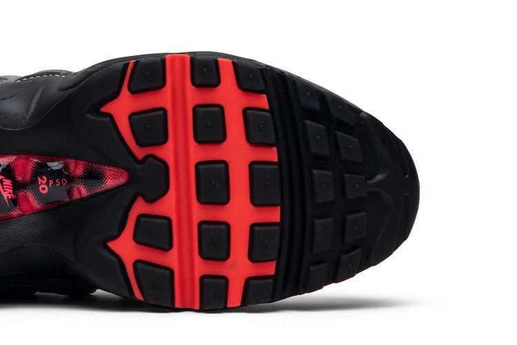 Solar Red (2018) - Nike Air Max 95 OG - product image from the listing.