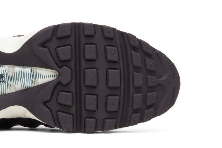 Women's Nike Air Max 95 Nocturne Port Wine - product image from the listing.