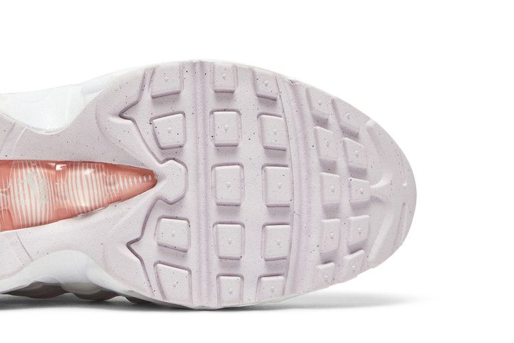 Recraft Light Violet Crimson Bliss (GS) - Nike Air Max 95 - product image from the listing.