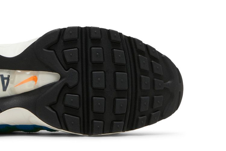 Nike Air Max 95 SE Air Max Running Club Photo in Blue - product image from the listing.