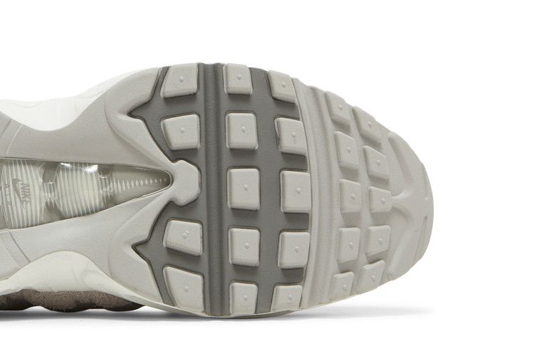 Cobblestone - Nike Air Max 95 SE - product image from the listing.