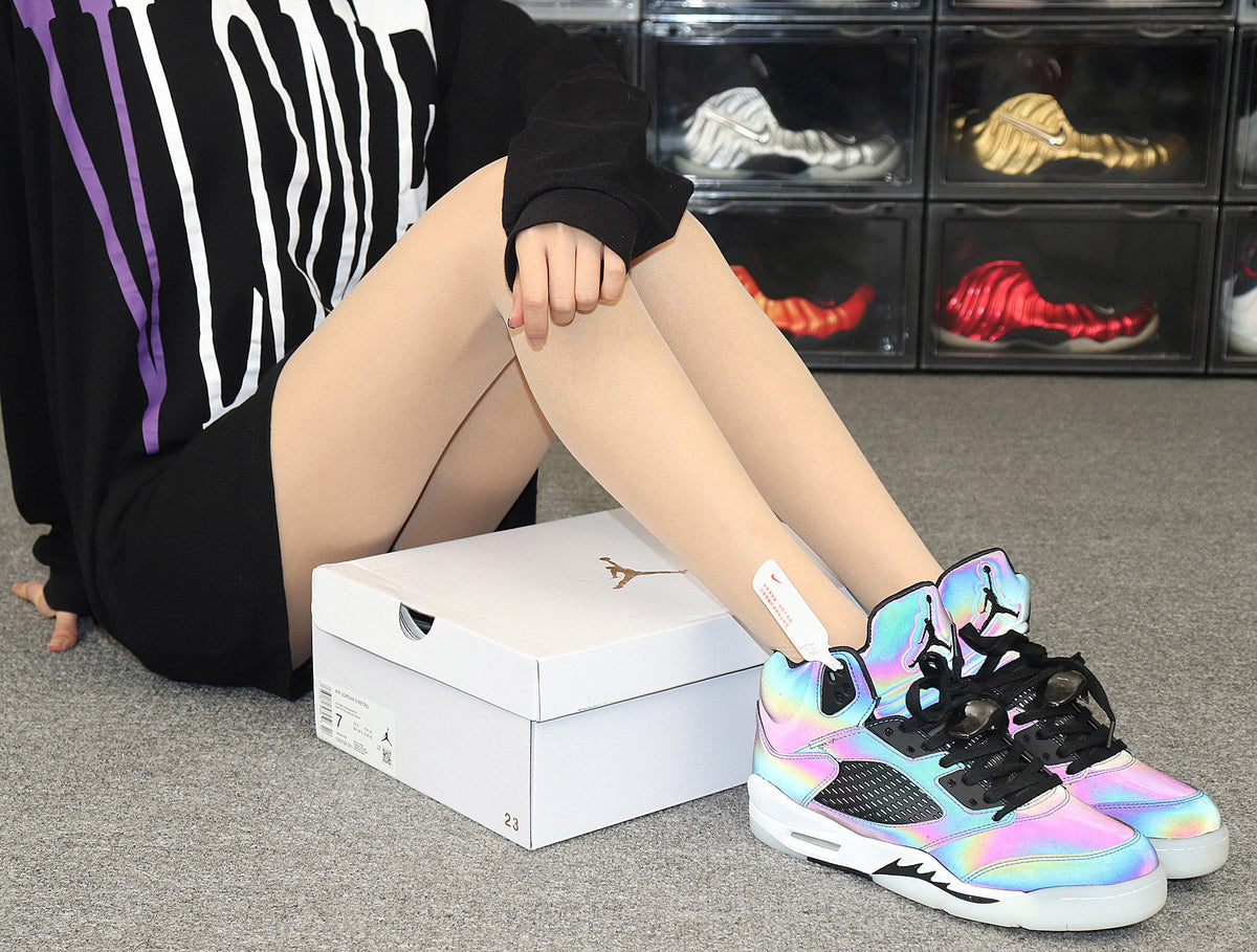 Rings CD2722-001 Black Iridescent Sneakers - Jordan 6 - product image from the listing.
