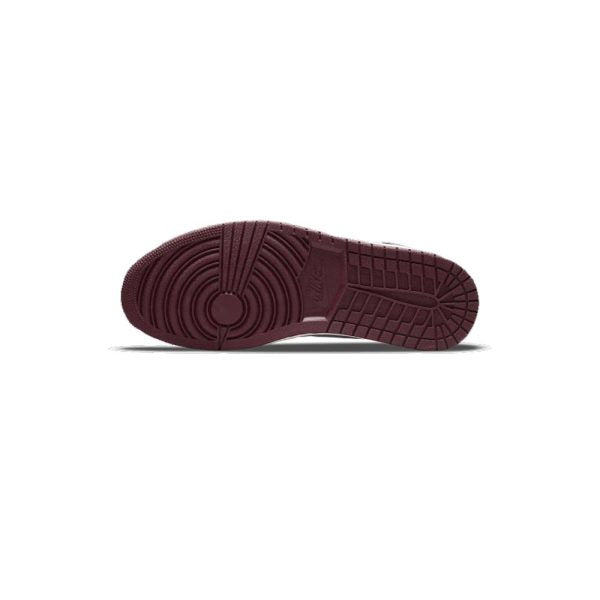 Air Jordan 1 High OG in Bordeaux - product image from the listing.