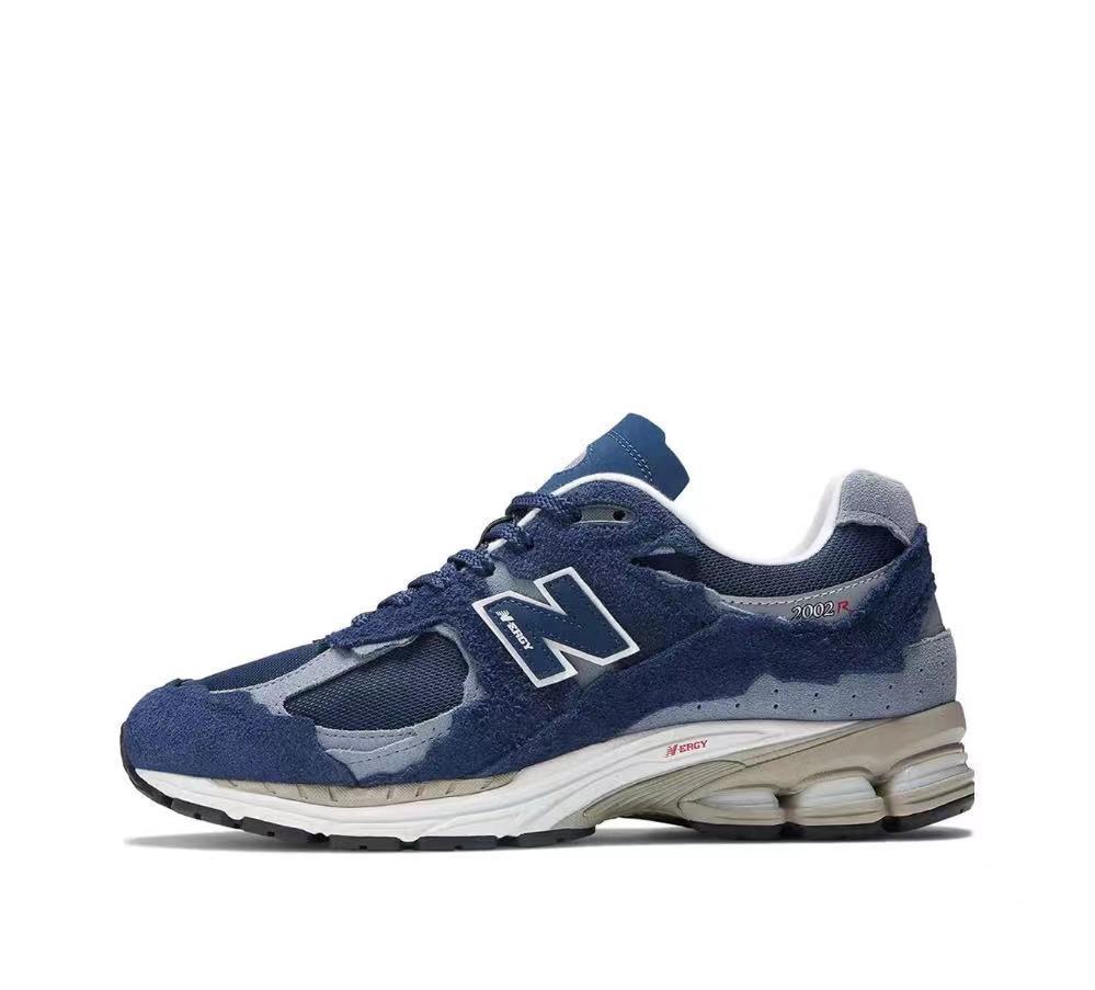 New Balance M2002RDK Sneakers in Navy - product image from the listing.