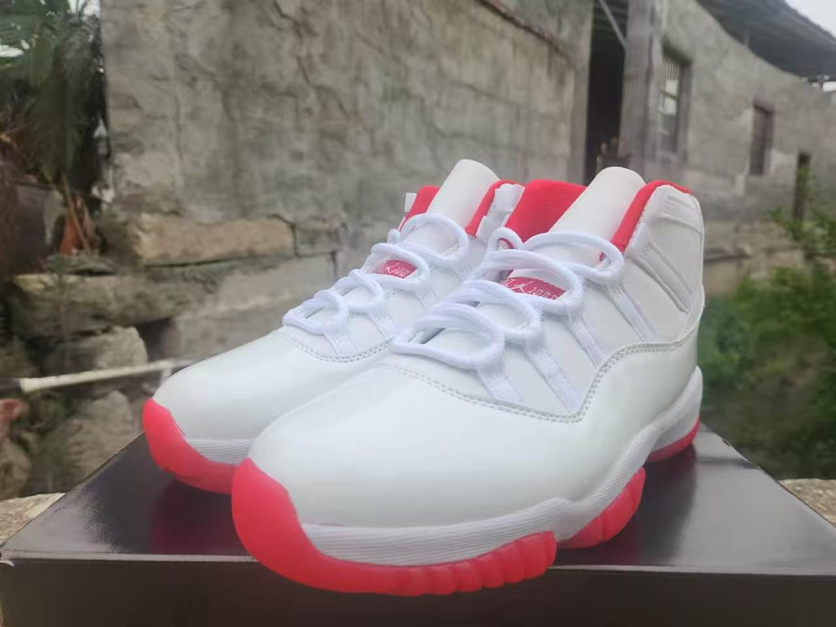 Air Jordan 11 in White/Red - product image from the listing.