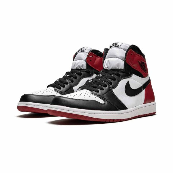 Air Jordan 1 Retro High OG "Black Toe" - product image from the listing.
