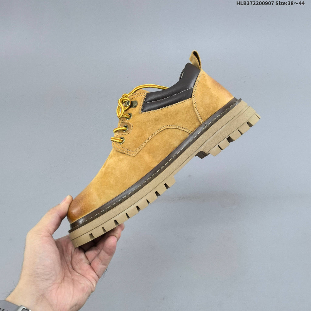 Timberland Low-Cut Lace-Up Shoes in Wheat - product image from the listing.