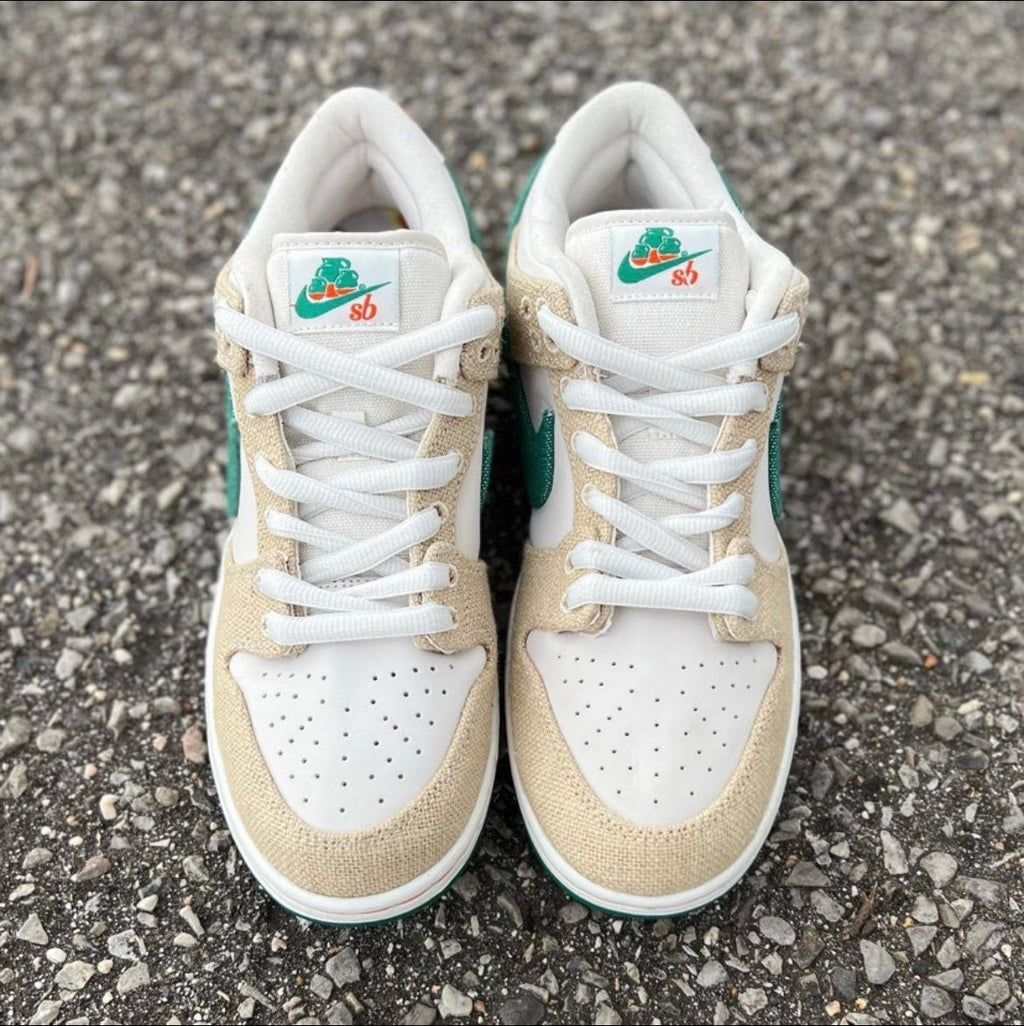 Nike SB Dunk Low Jarritos Collaboration Trainers FD0860-001 - product image from the listing.