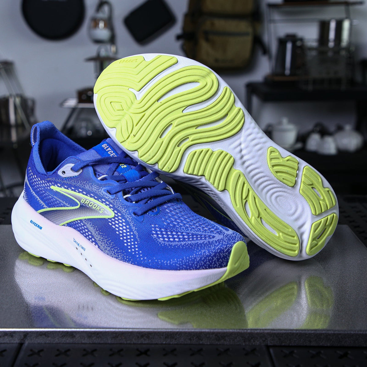 Brooks Glycerin 22 Shoes for Running - product image from the listing.