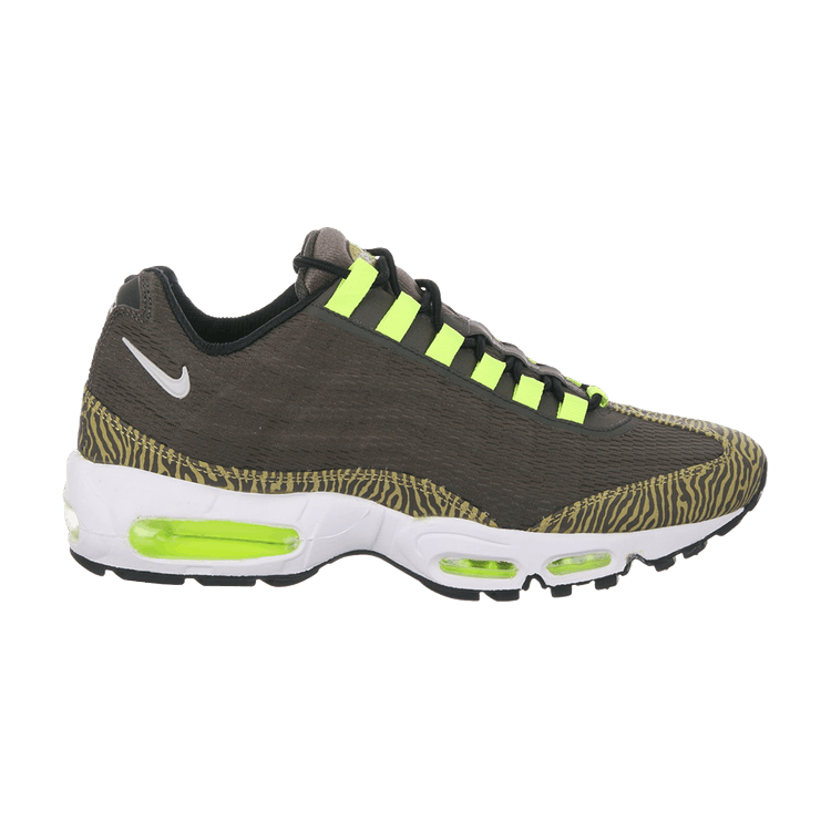 Tape Newsprint - Nike Air Max 95 Prm - product image from the listing.