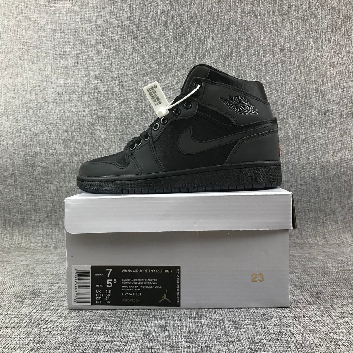 Black Rose Sneakers - Air Jordan 1 Retro High - product image from the listing.