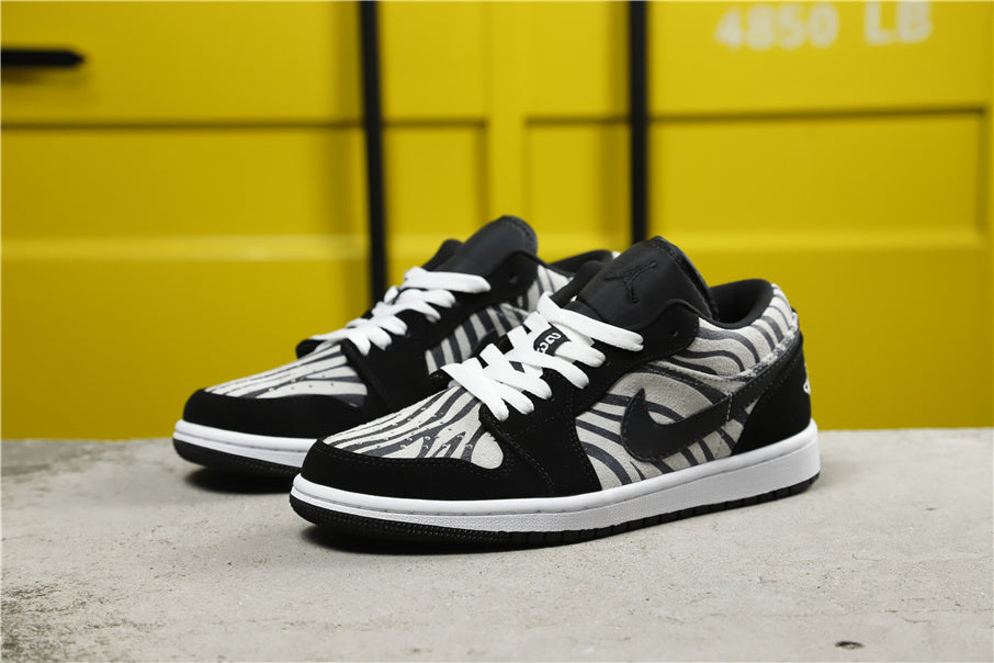 Jordan Zebra-Print Trainers 553560-057 - product image from the listing.