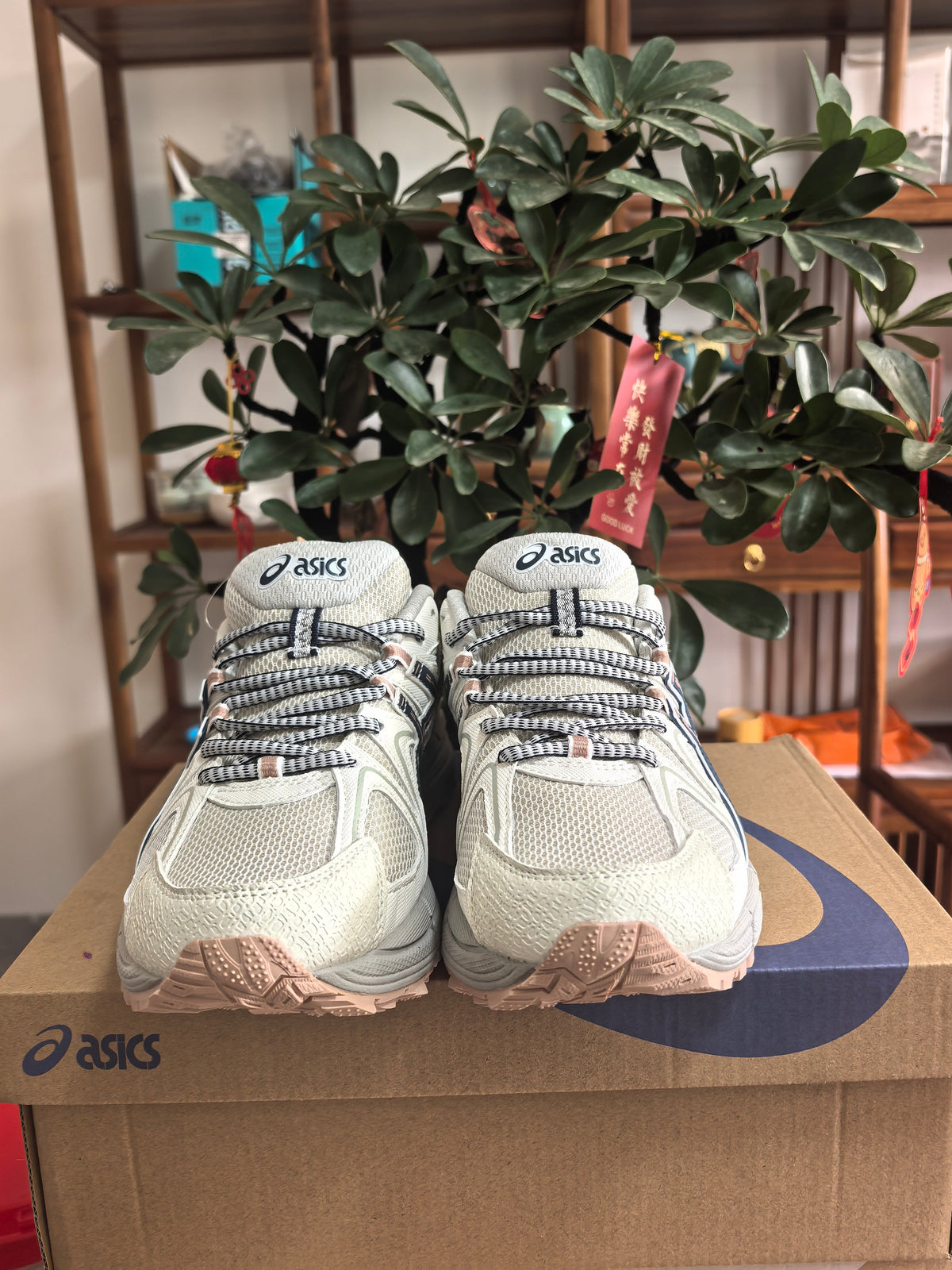 K11 Low-Top Sneakers in Light Gray - product image from the listing.