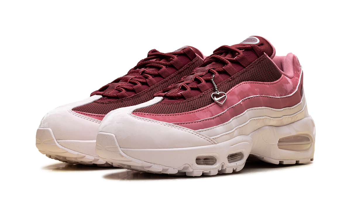 Women's Air Max 95 "Valentine's Day 2026" IB8155 600 - product image from the listing.