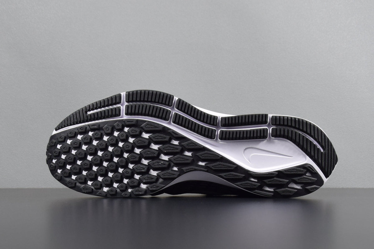 Nike Air Zoom Pegasus 35 Running Shoes in Black White 942851-001 - product image from the listing.