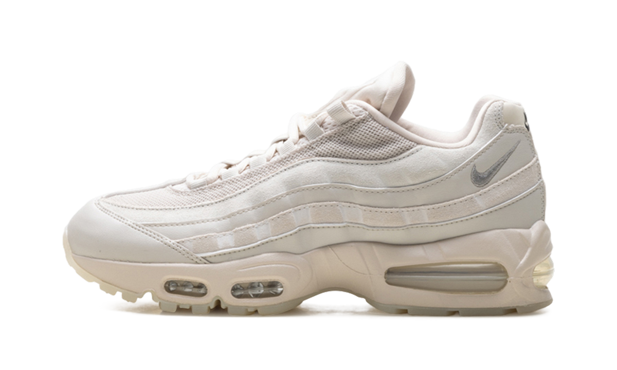 Women's Air Max 95 "Soft Pearl" IB6396 101 - product image from the listing.
