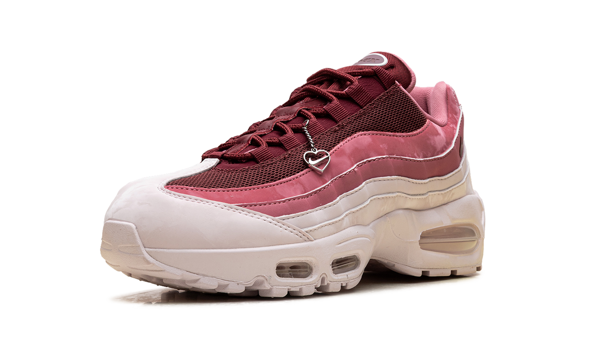 Women's Air Max 95 "Valentine's Day 2026" IB8155 600 - product image from the listing.