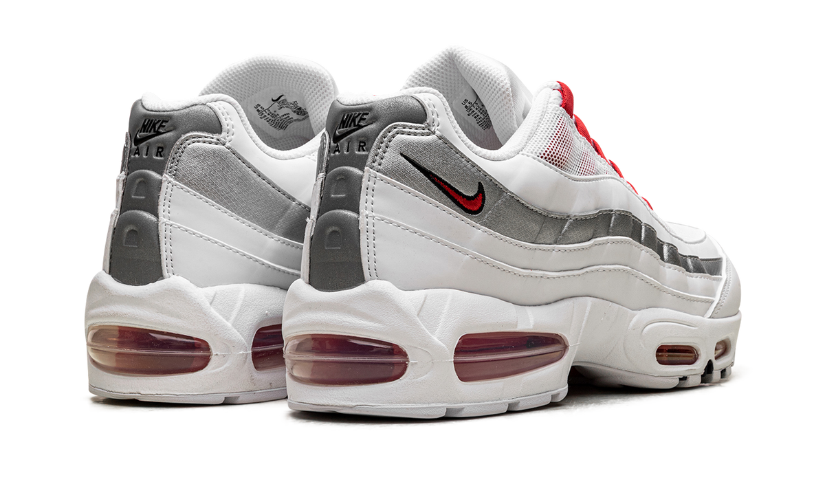 "Big Bubble England" Air Max 95 SE IQ0176 100 - product image from the listing.