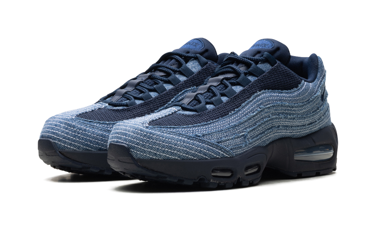 "Levi's Denim- Obsidian" HM4743 400 - Air Max 95 OG - product image from the listing.