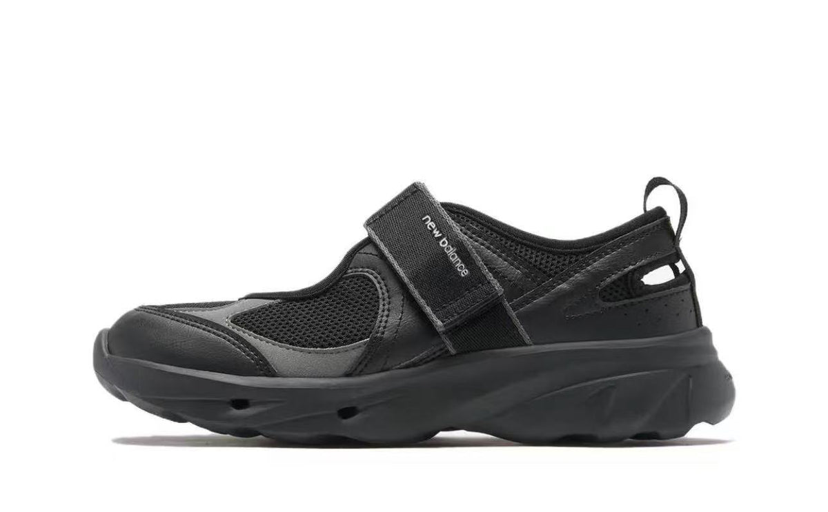 New Balance SD2202BK Black Strap Trainers - product image from the listing.