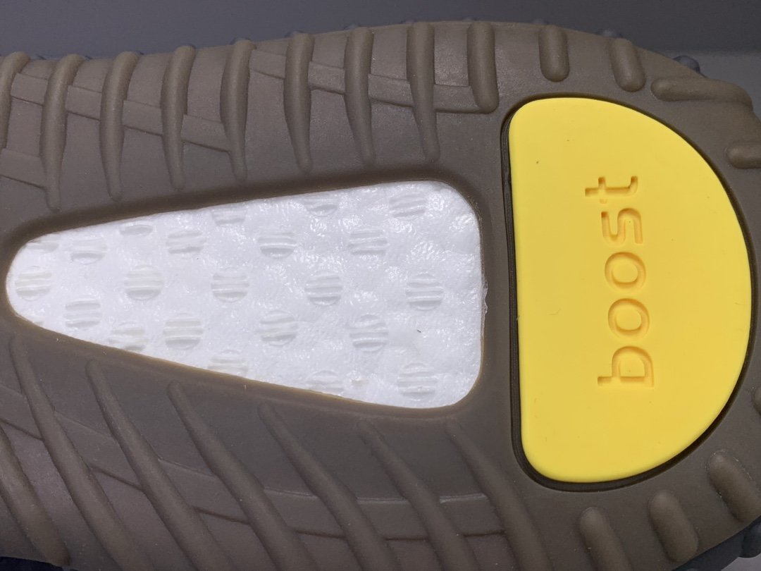 adidas Yeezy Boost 350 V2 Cinder Trainers FY2903 - product image from the listing.