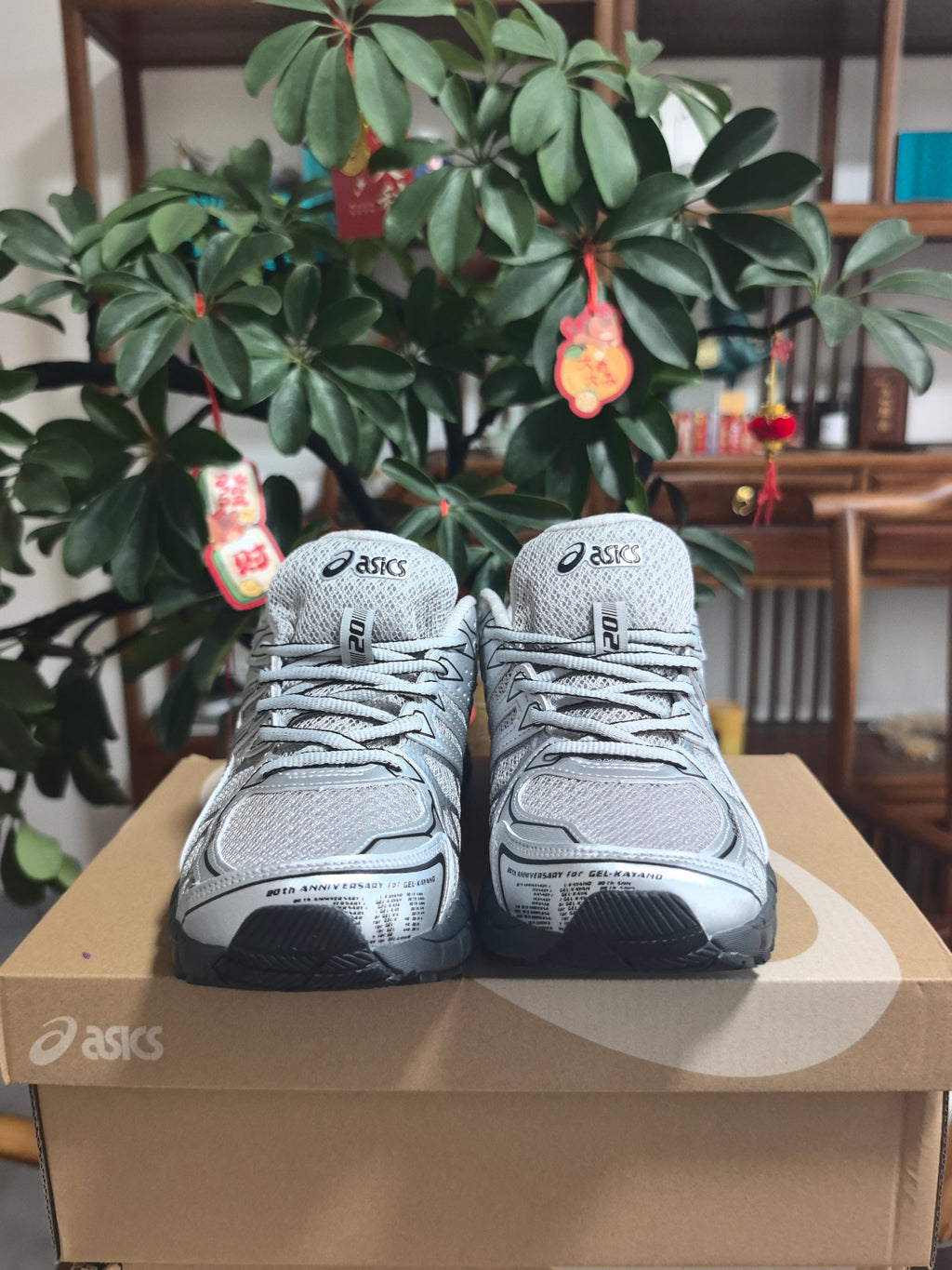 ASICS GEL-KAYANO 20 Running Shoes in Silver - product image from the listing.