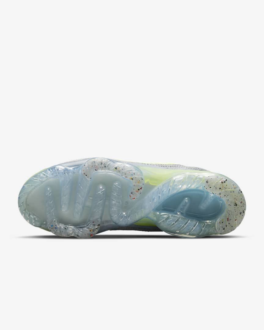 Nike Air VaporMax 2021 Flyknit Trainers DH4084-003 - product image from the listing.