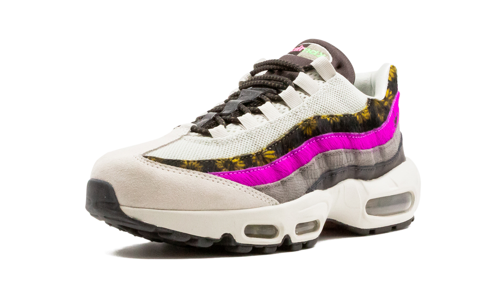 Women's AIR MAX 95 PREMIUM "Daisy Chain" CZ8102 001 - product image from the listing.
