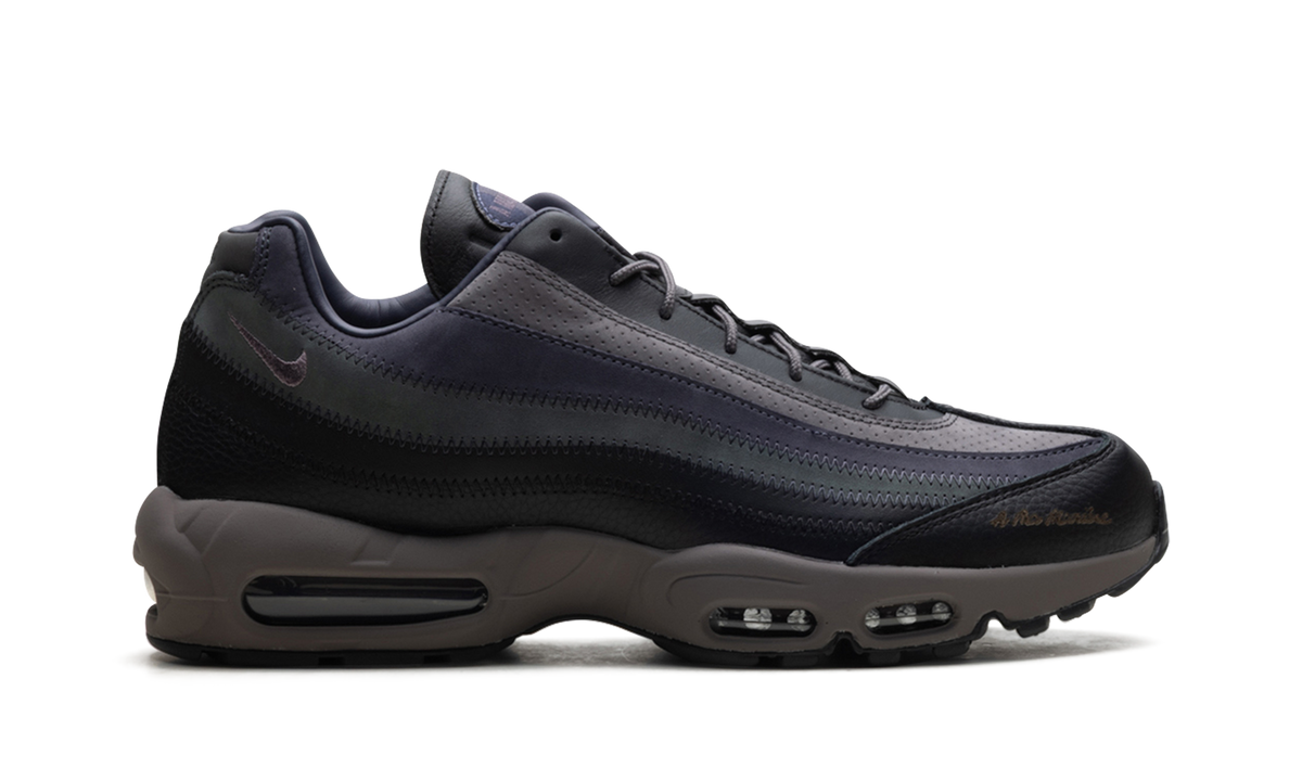 "A Ma Maniére - Hand Wash Cold" Air Max 95 FZ8743 201 - product image from the listing.