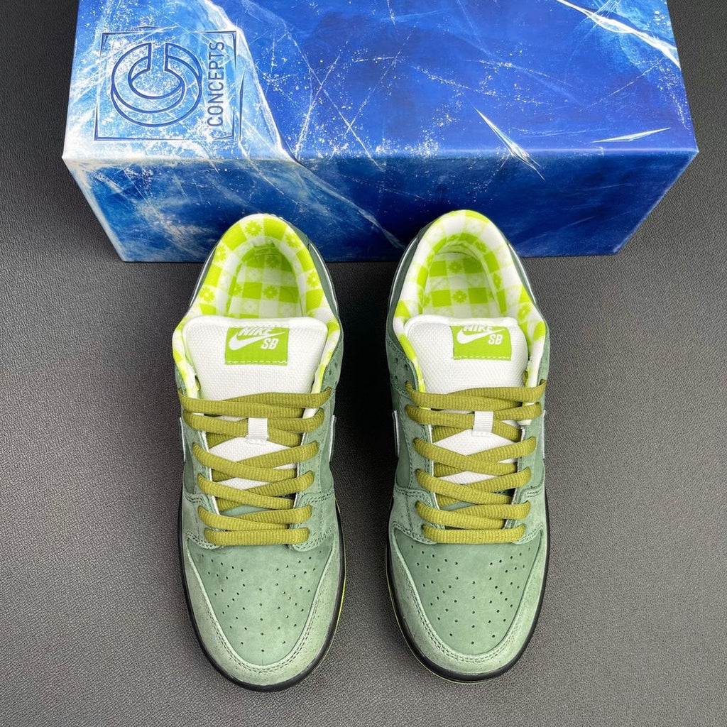 Nike SB Dunk Low Green Lobster Trainers BV1310-337 - product image from the listing.