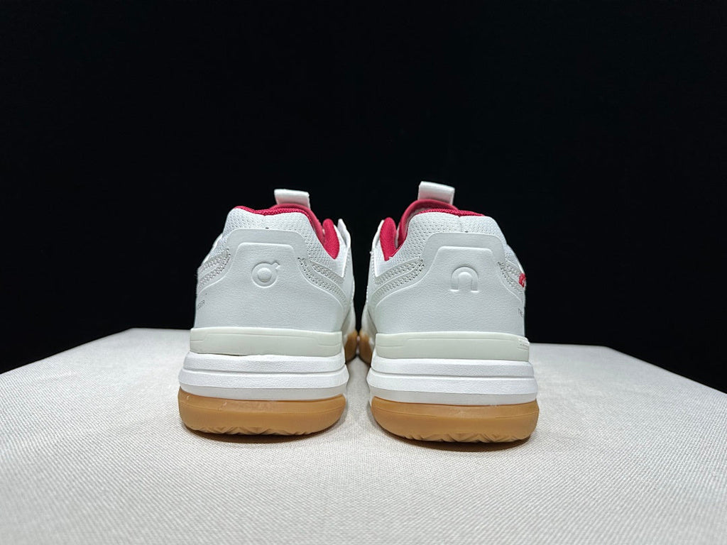 On The Roger Clubhouse Pro Sneakers in White Ivory Gum - product image from the listing.