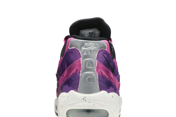 Hong Kong Flame Powder - Nike Air Max 95 - product image from the listing.