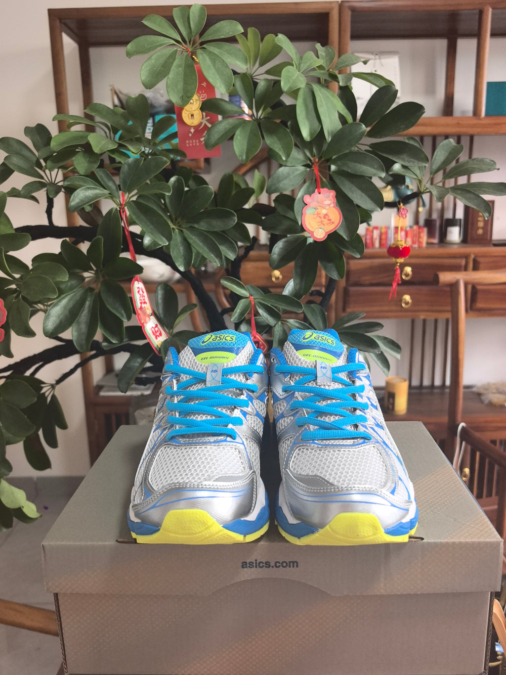 ASICS GEL-KINSEI 16 Running Shoes in White Blue - product image from the listing.