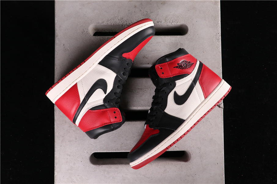 Air Jordan 1 High Bred Toe in Black Red White 555088-610 - product image from the listing.