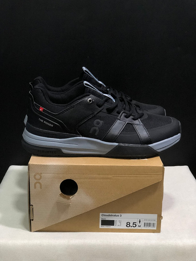 On The Roger Clubhouse Pro Sneakers in Black - product image from the listing.