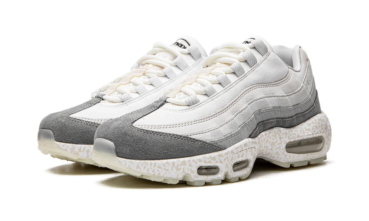"Light Bone-Glow in the Dark" Air Max 95 QS DV2593 100 - product image from the listing.