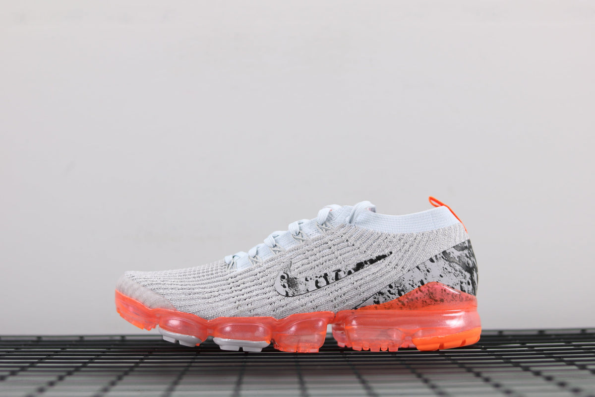Nike Air VaporMax Flyknit 3 Shoes for Running AJ6900-106 - product image from the listing.