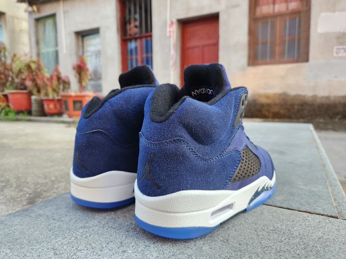 "Midnight Navy" Air Jordan 5 Sneakers - product image from the listing.